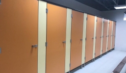 Vách ngăn vệ sinh - Giải pháp thông minh đạt chuẩn an toàn và chất lượng cho văn phòng hiện đại